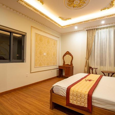 Tri Tam Hotel - Khach San Tri Tam Ben Luc Exteriér fotografie