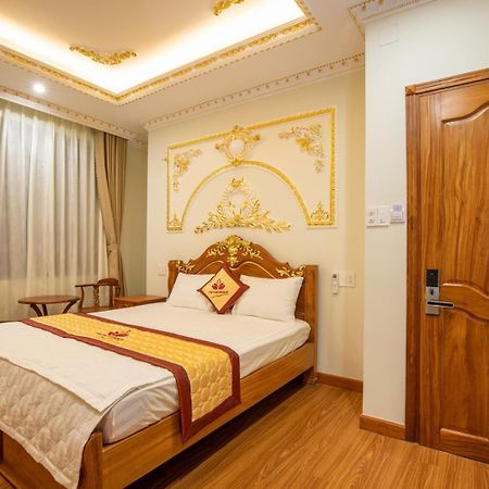 Tri Tam Hotel - Khach San Tri Tam Ben Luc Exteriér fotografie