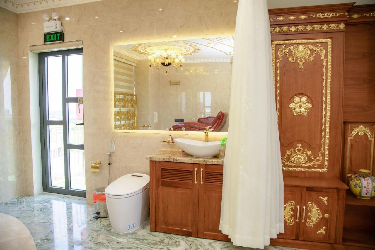 Tri Tam Hotel - Khach San Tri Tam Ben Luc Exteriér fotografie