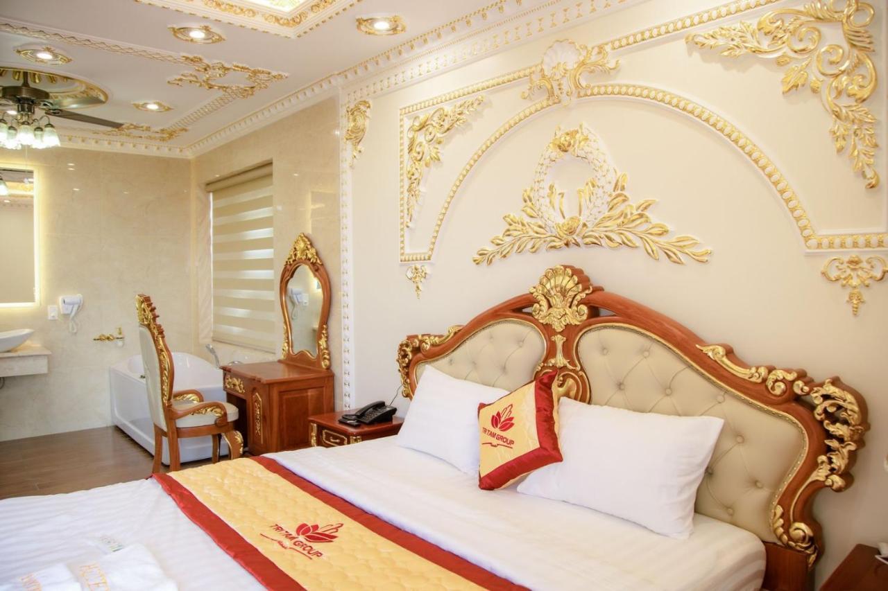 Tri Tam Hotel - Khach San Tri Tam Ben Luc Exteriér fotografie