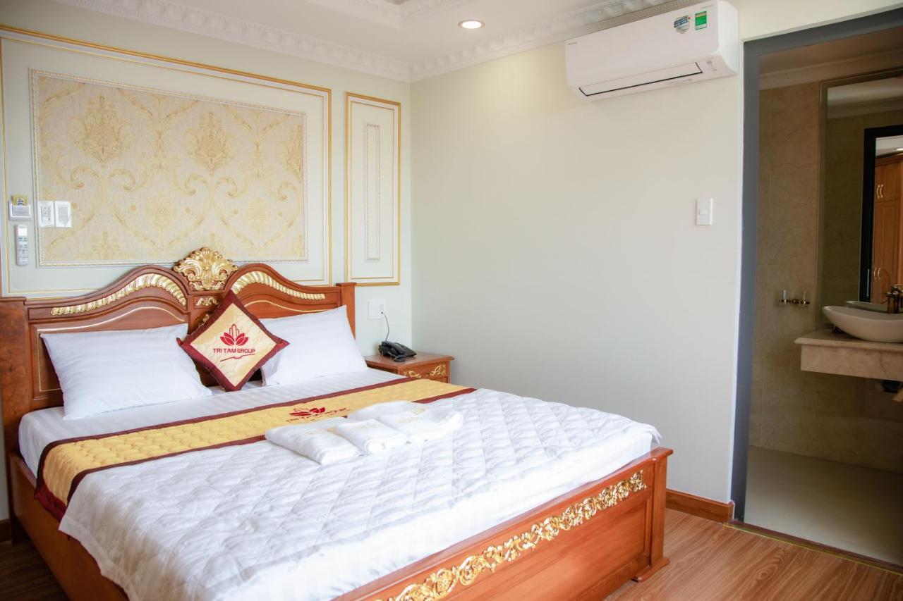 Tri Tam Hotel - Khach San Tri Tam Ben Luc Exteriér fotografie
