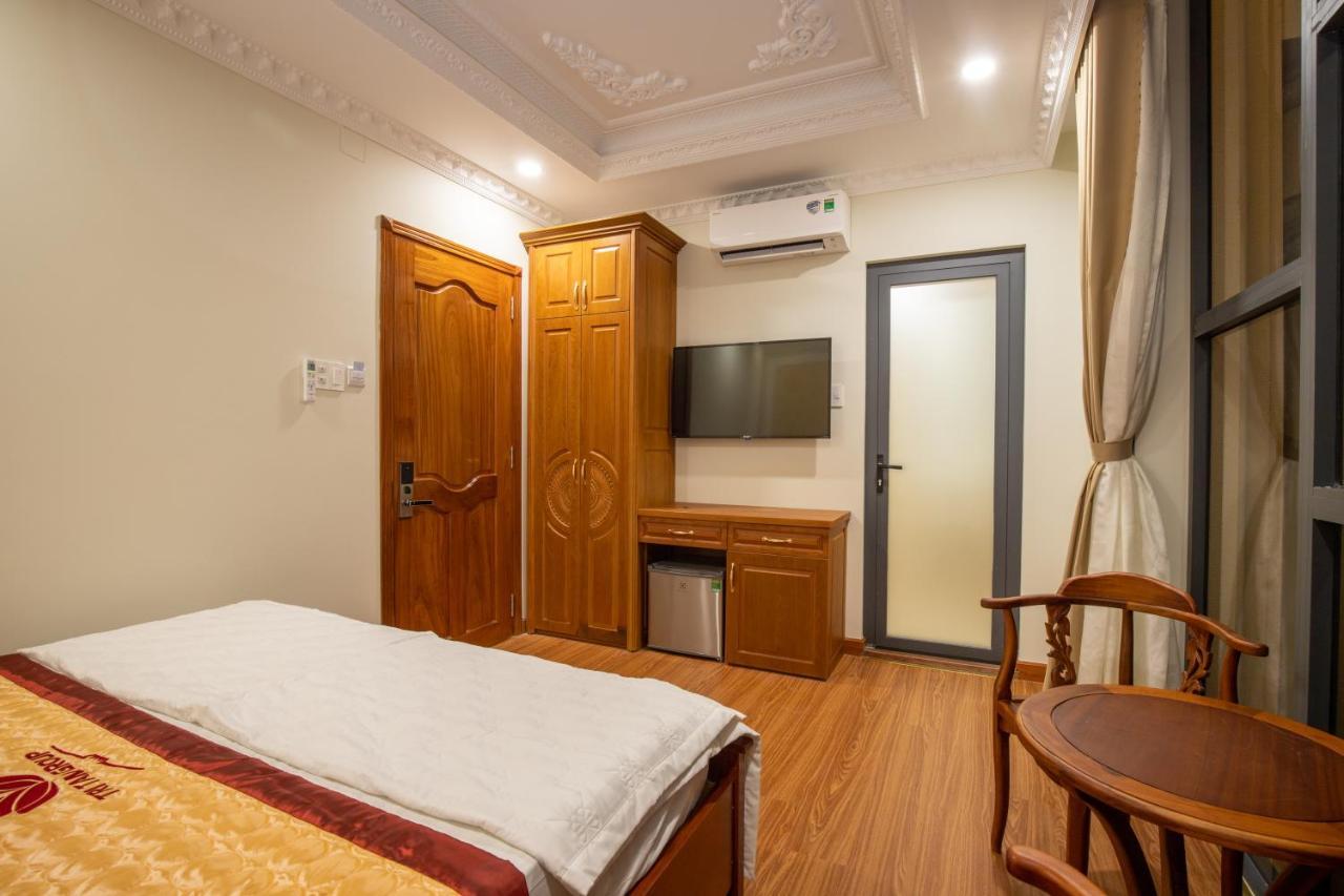 Tri Tam Hotel - Khach San Tri Tam Ben Luc Exteriér fotografie