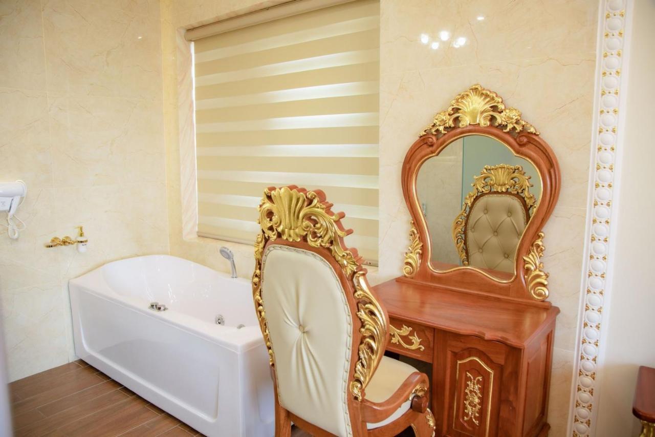 Tri Tam Hotel - Khach San Tri Tam Ben Luc Exteriér fotografie