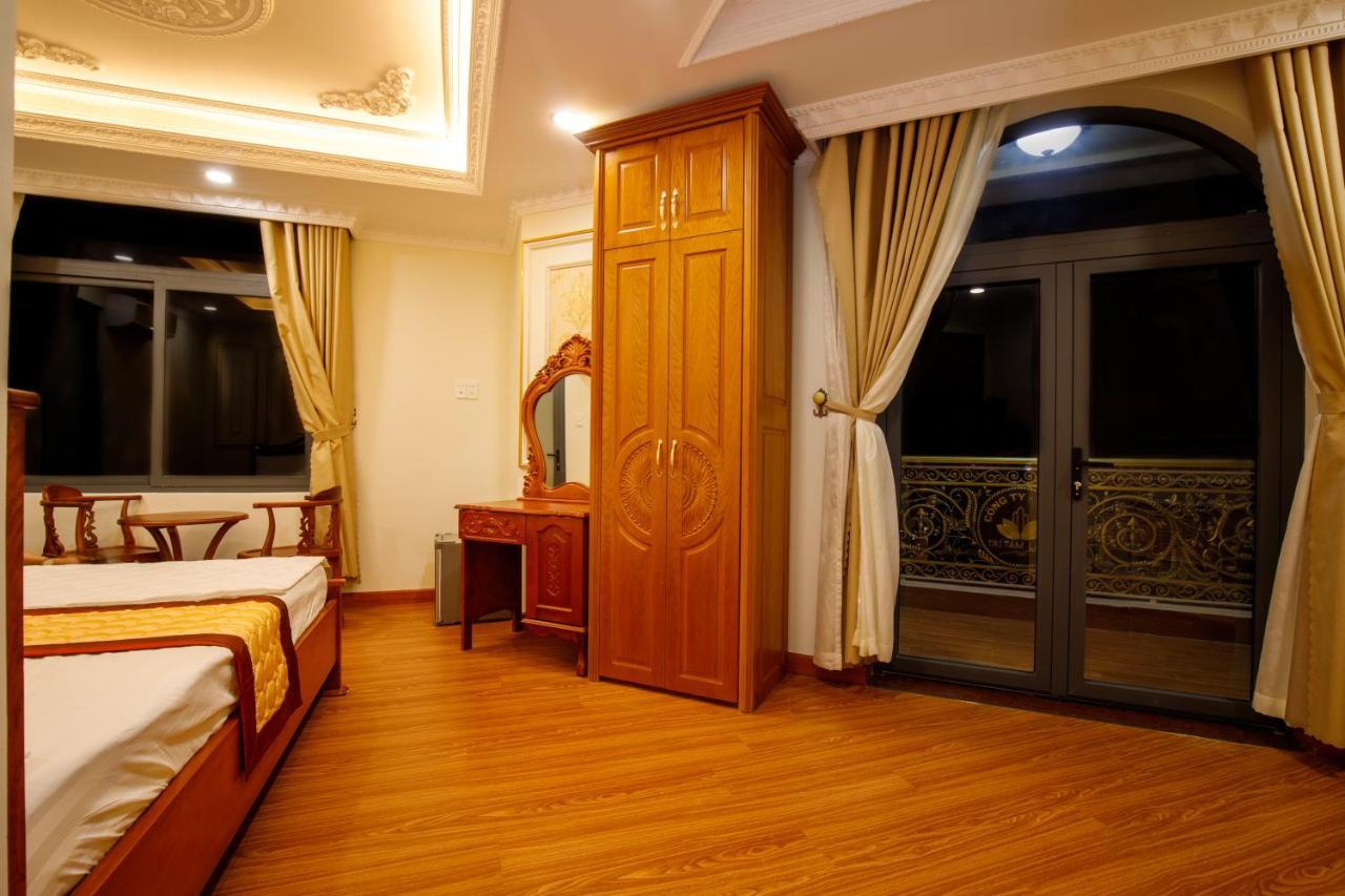 Tri Tam Hotel - Khach San Tri Tam Ben Luc Exteriér fotografie