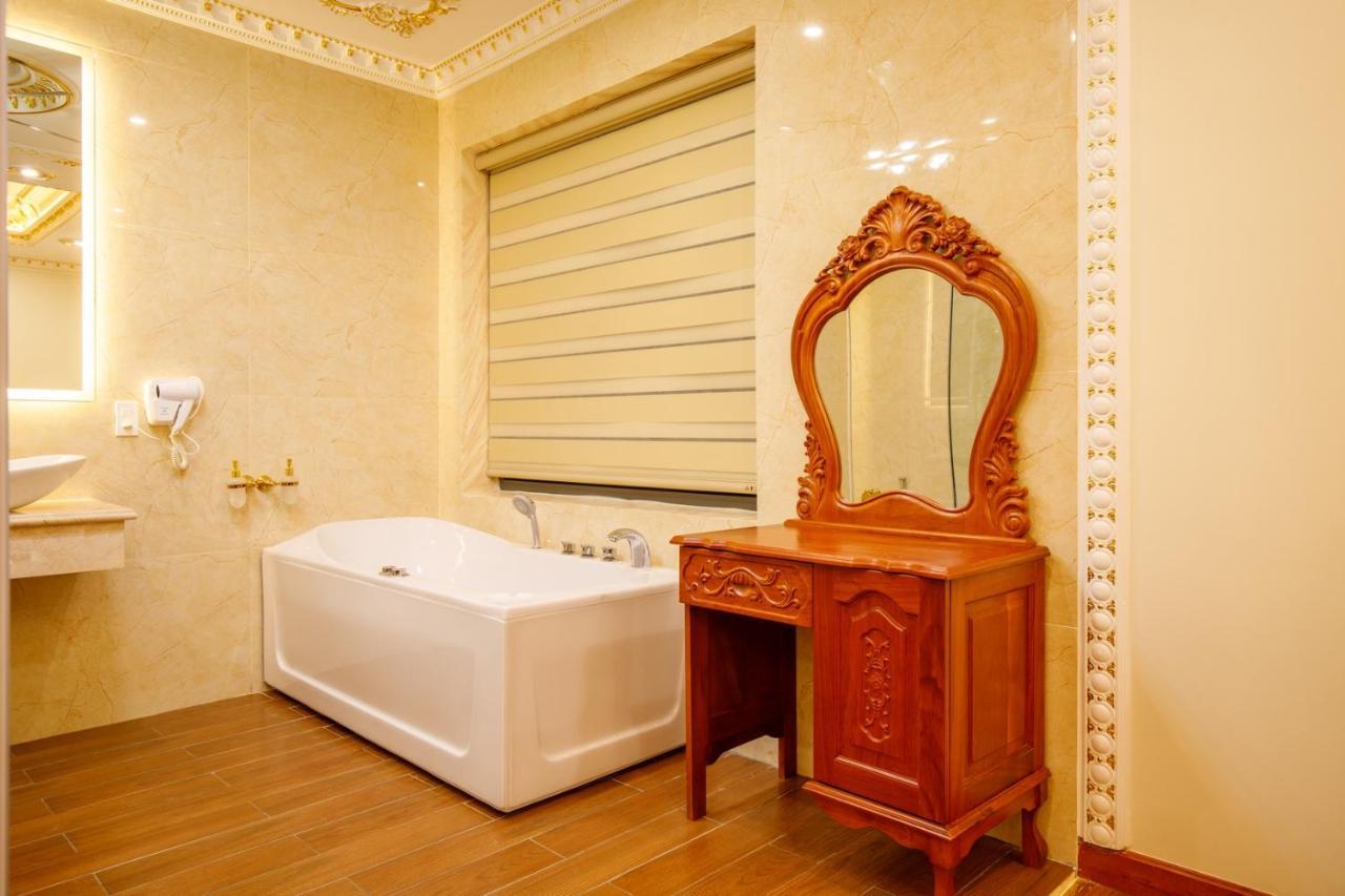 Tri Tam Hotel - Khach San Tri Tam Ben Luc Exteriér fotografie