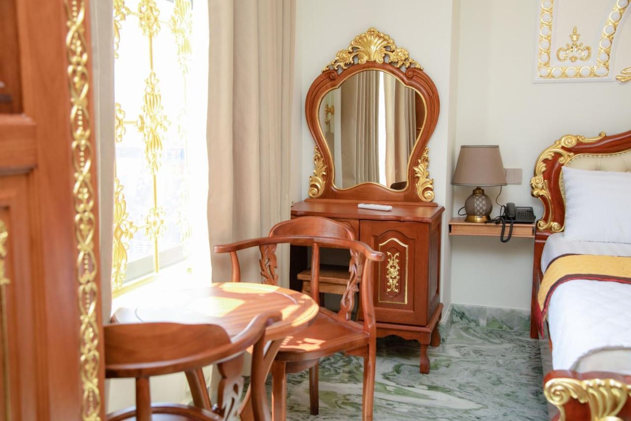 Tri Tam Hotel - Khach San Tri Tam Ben Luc Exteriér fotografie