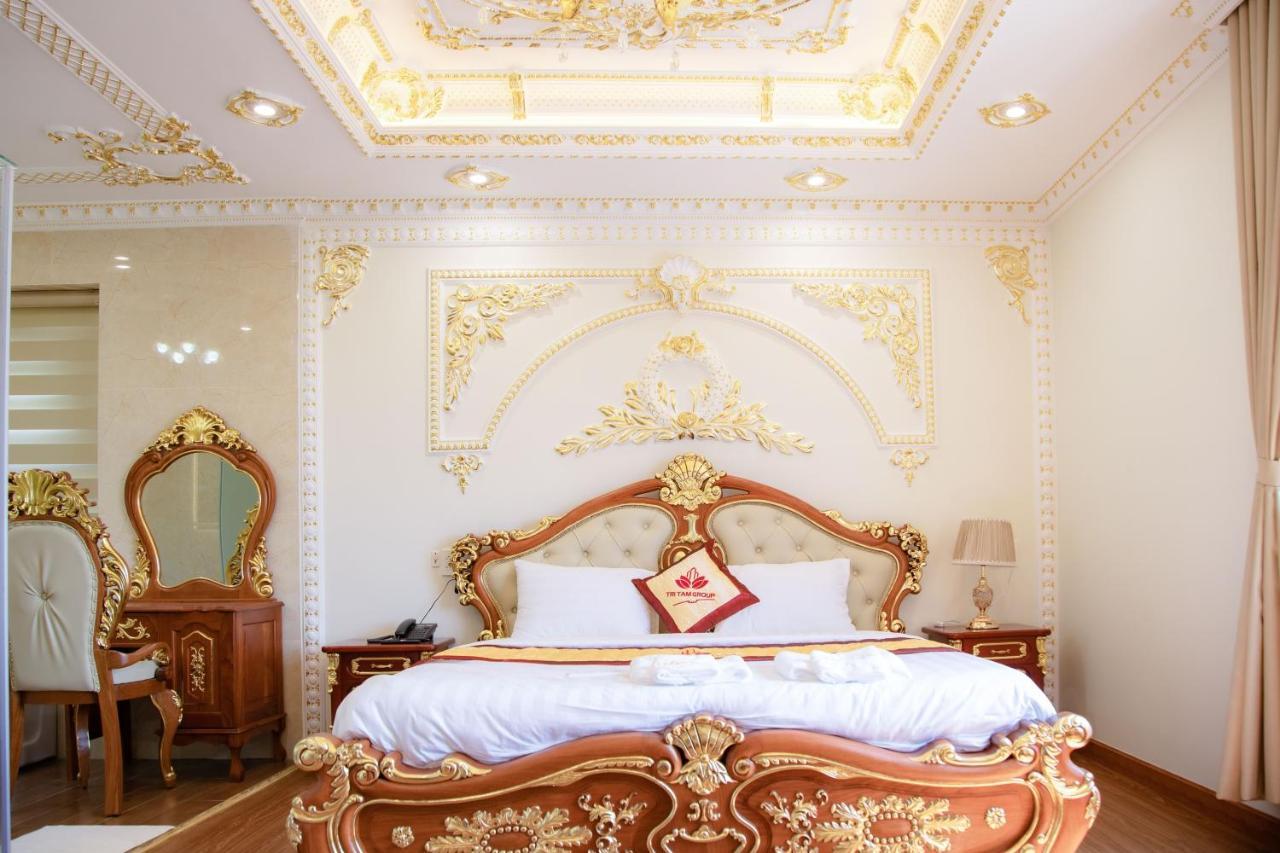 Tri Tam Hotel - Khach San Tri Tam Ben Luc Exteriér fotografie