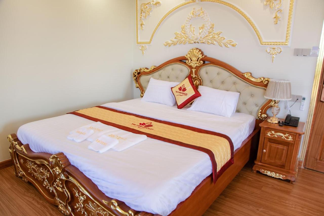 Tri Tam Hotel - Khach San Tri Tam Ben Luc Exteriér fotografie