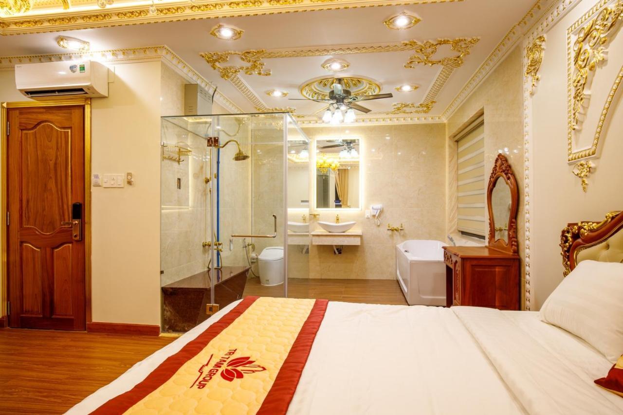 Tri Tam Hotel - Khach San Tri Tam Ben Luc Exteriér fotografie